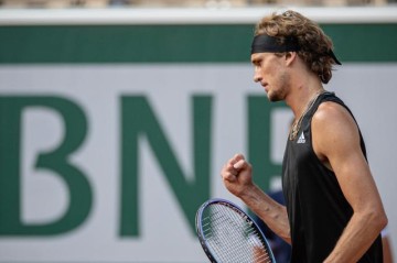 开运在线赛事平台-兹维列夫首进法网四强 将与西西帕斯争夺决赛席位