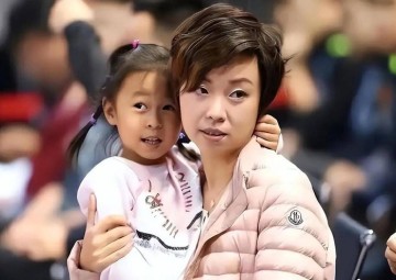 开云-17年恩爱敌不过现实，65岁徐威明显苍老，45岁张怡宁依旧惊艳|马艳红|北京奥运会|爱情|乒乓球|陈梦_新浪体育_新浪新闻