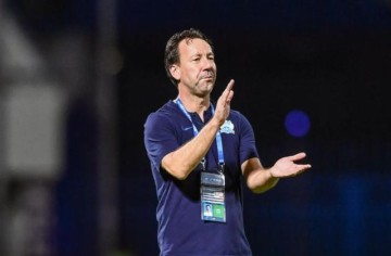 开运体育官方网站-范加斯特提前完成保级任务 称要保持状态的延续性